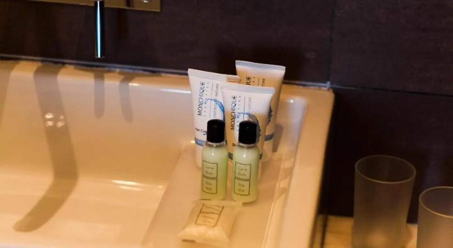 Monchique Resort & Spa BATHROOM