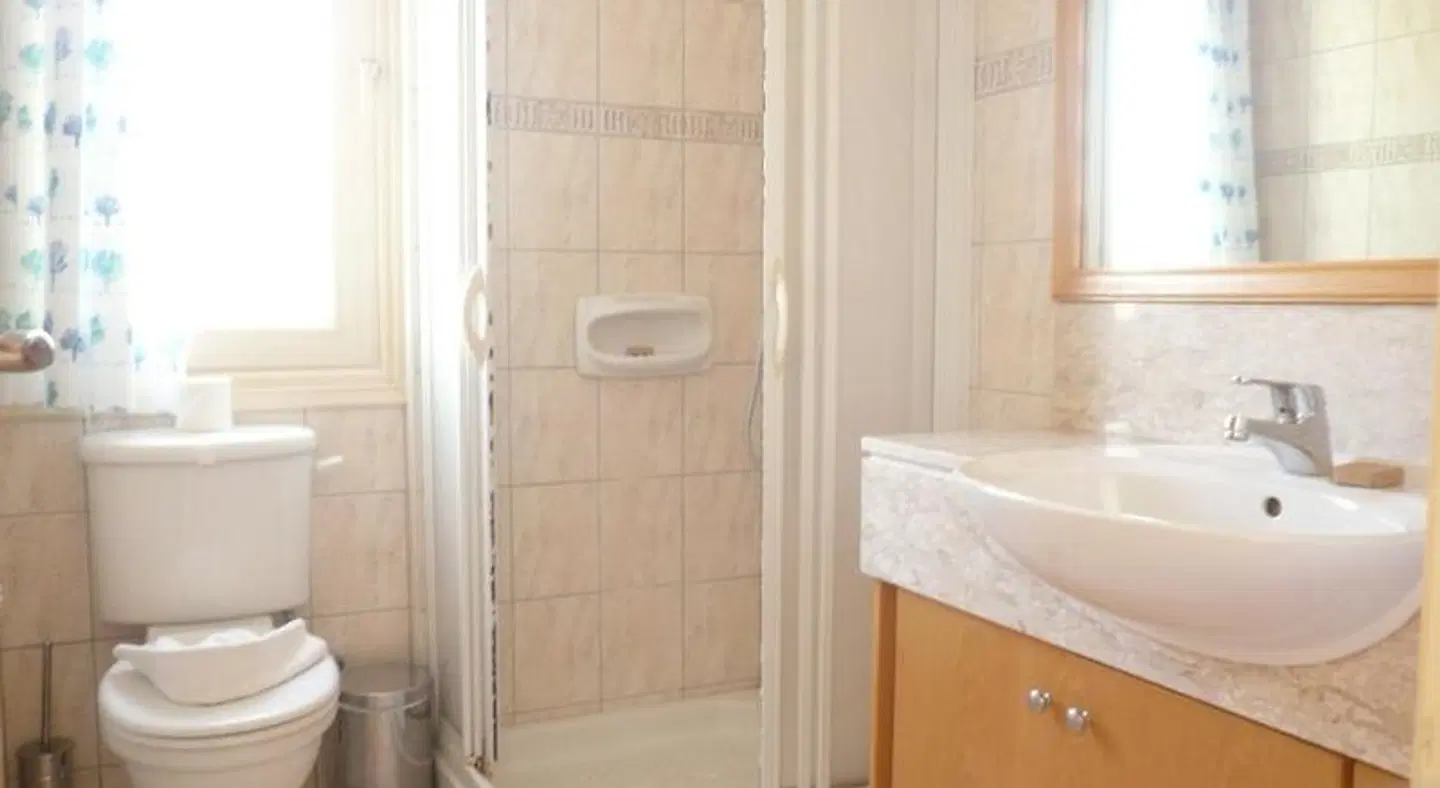 Panareti Coral Bay Resort BATHROOM