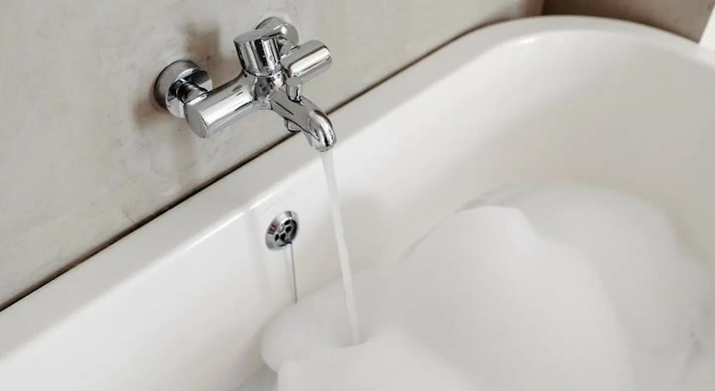 The Charles Cafe & Rooms BATHROOM