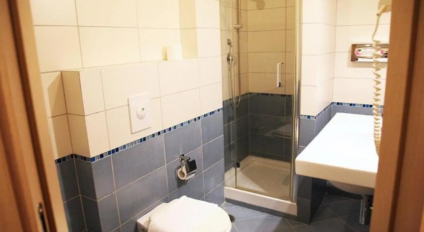 Sogni D'Oro Airport BATHROOM