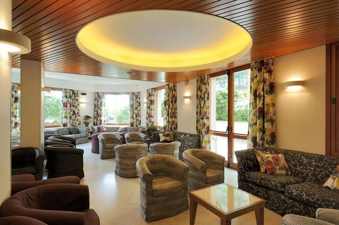 Majestic LOUNGE_LOBBY