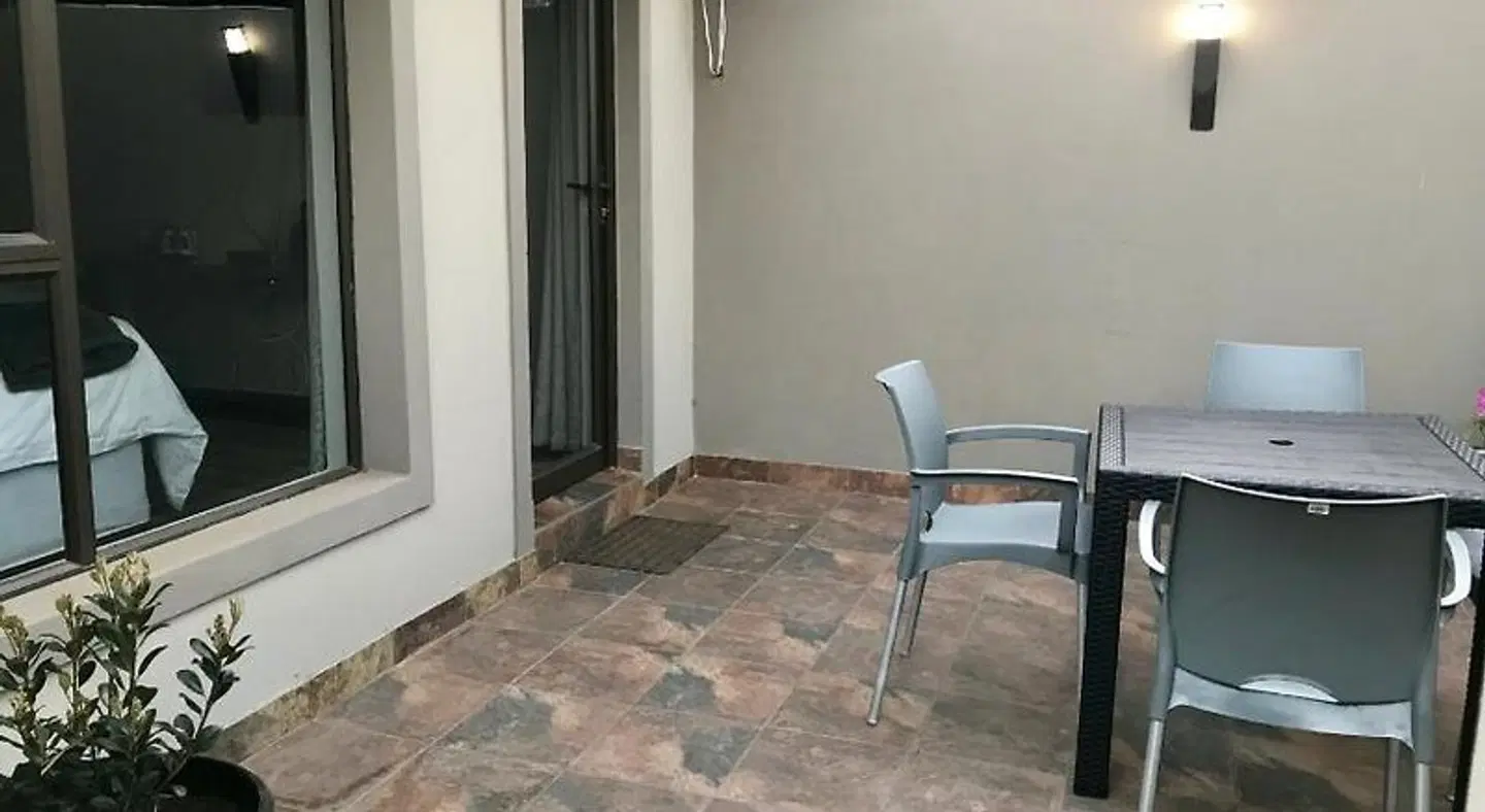 Aerotropolis Guest Lodge ROOM_EXAMPLE