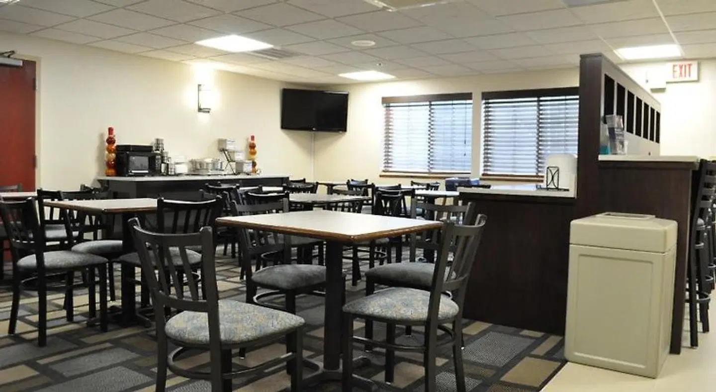 Best Western Plus Berkshire Hills Inn & Suites CONFERENCE