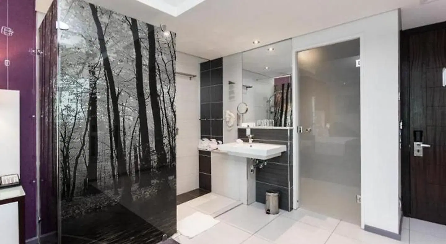 Verde Cape Town International Airport BATHROOM