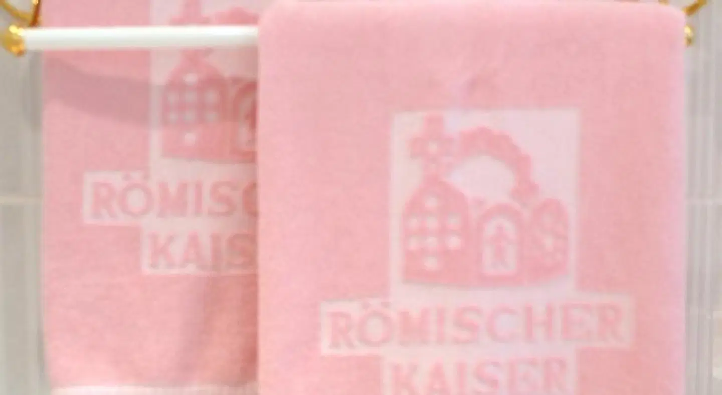 Schlosshotel Römischer Kaiser BATHROOM