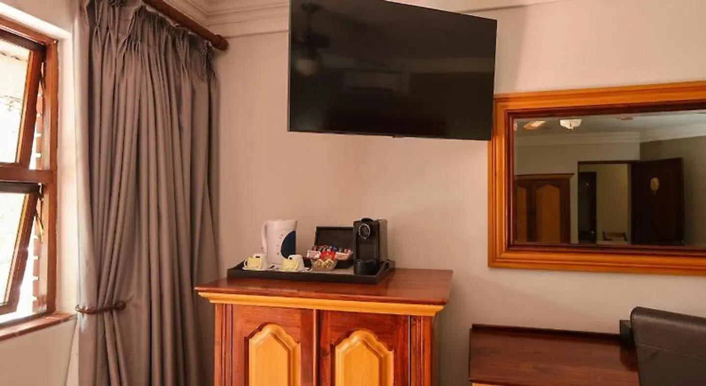 The Woodpecker Inn ROOM_EXAMPLE