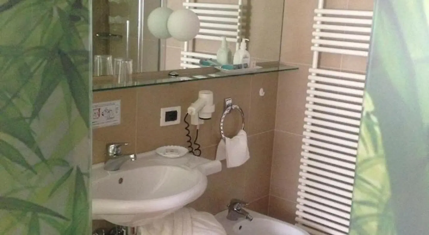 Classic Hotel Meranerhof BATHROOM