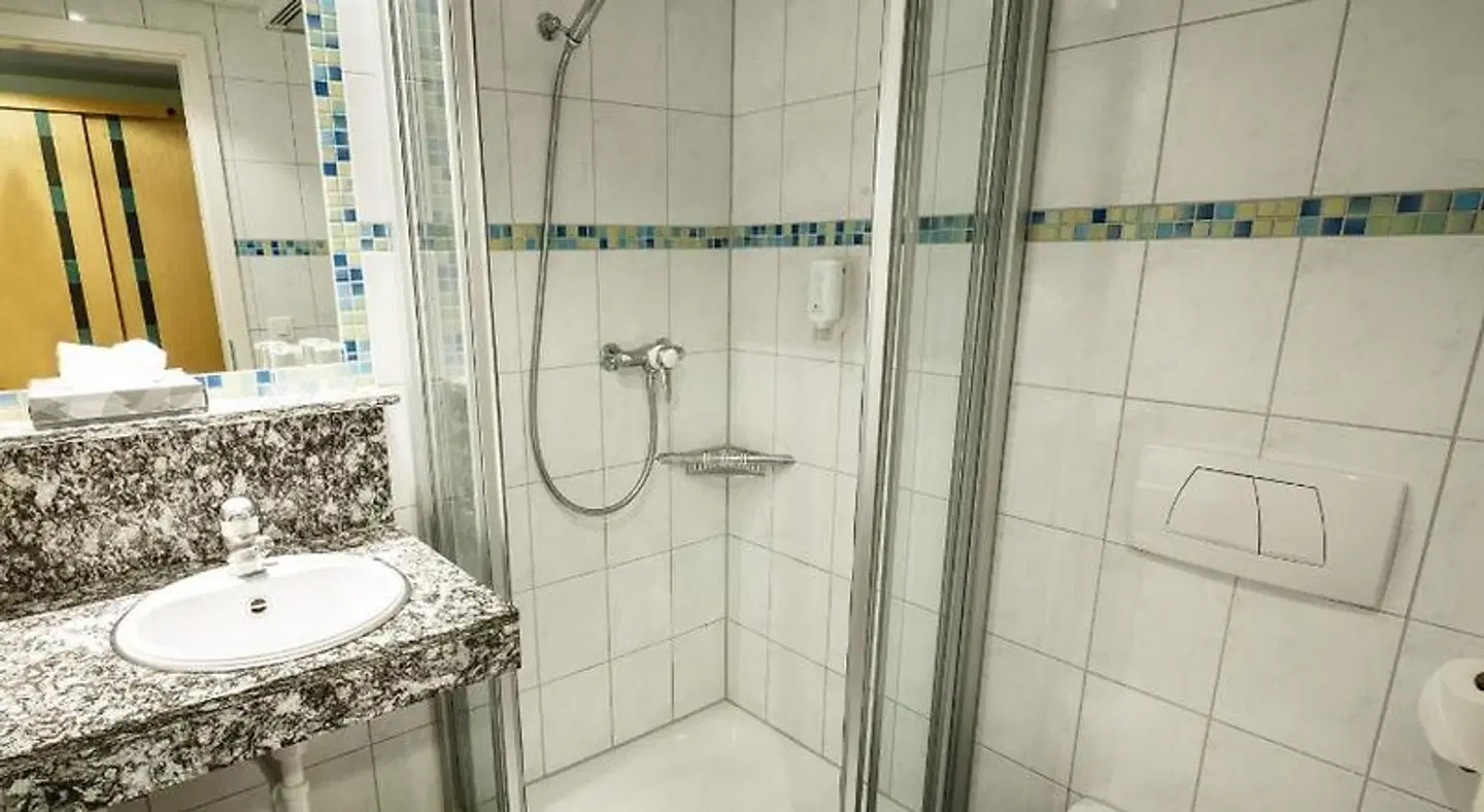 Victoria Lauberhorn, a Faern Collection Hotel BATHROOM