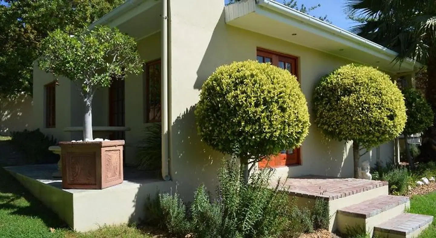 Cultivar Guest Lodge EXTERIOR