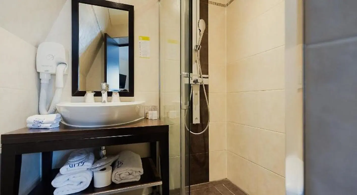 Grand Hotel Francais BATHROOM