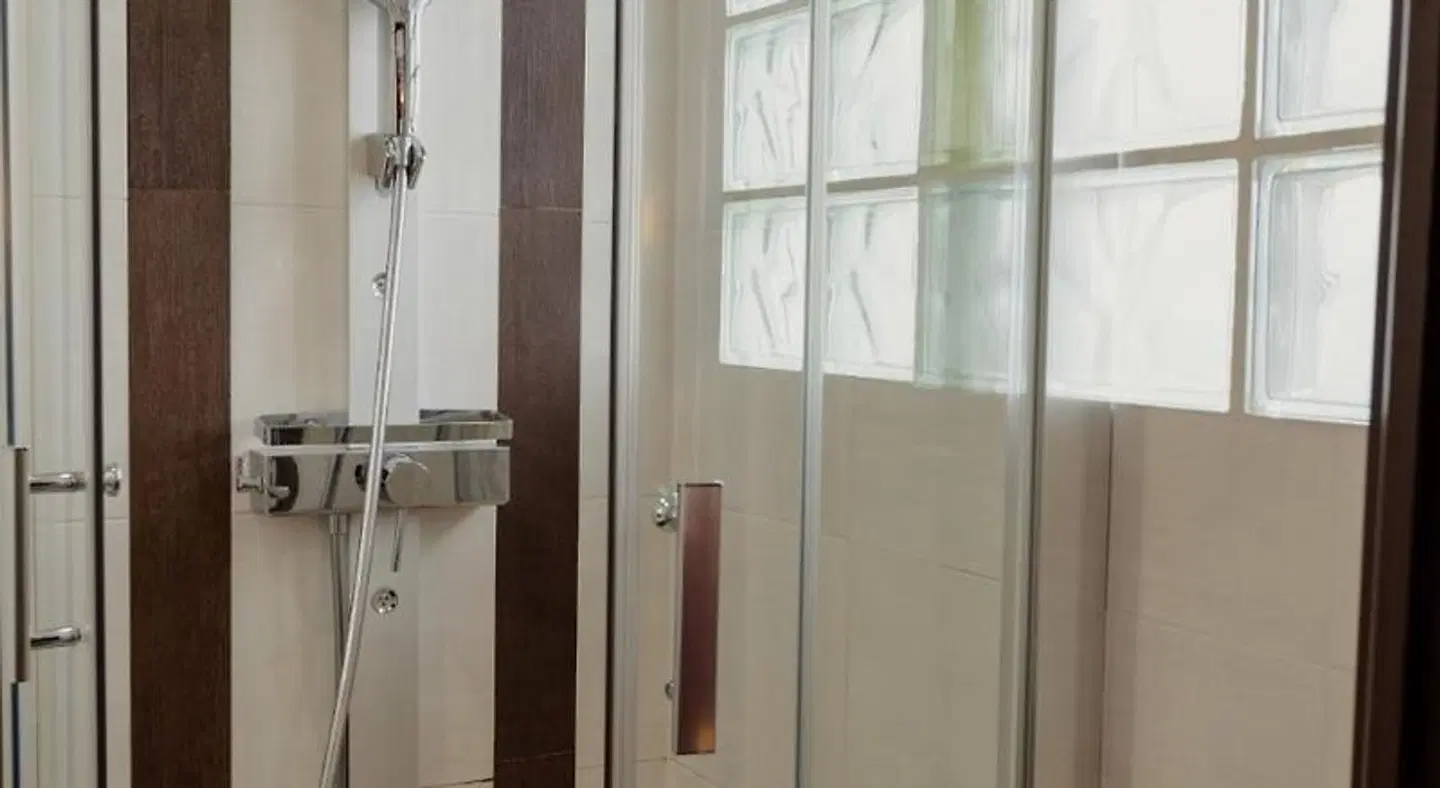 Grand Hotel Francais BATHROOM