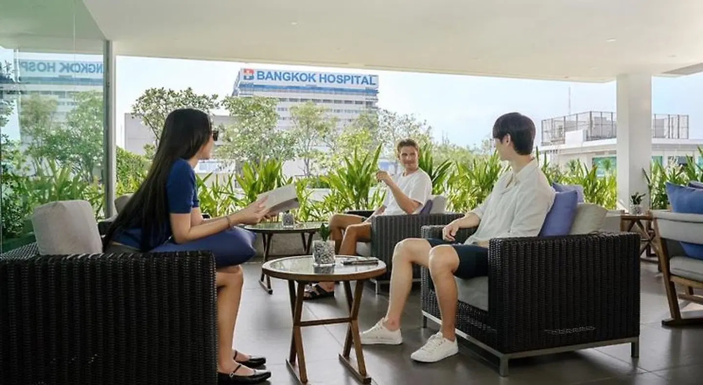 Shama Petchburi 47 Bangkok PEOPLE