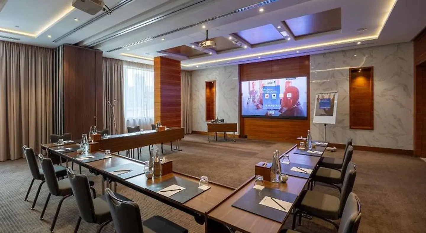 Radisson Blu Hotel Dubai Waterfront CONFERENCE