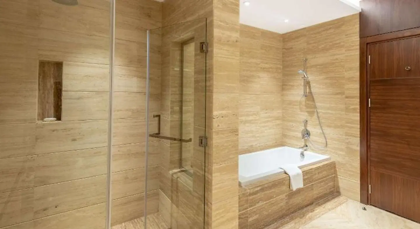 Radisson Blu Hotel, Jeddah Al Salam BATHROOM