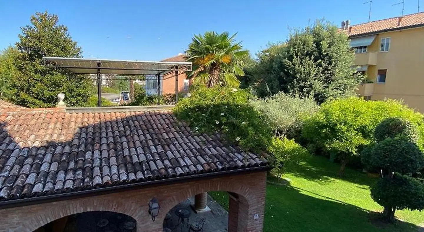 Dama Estense EXTERIOR