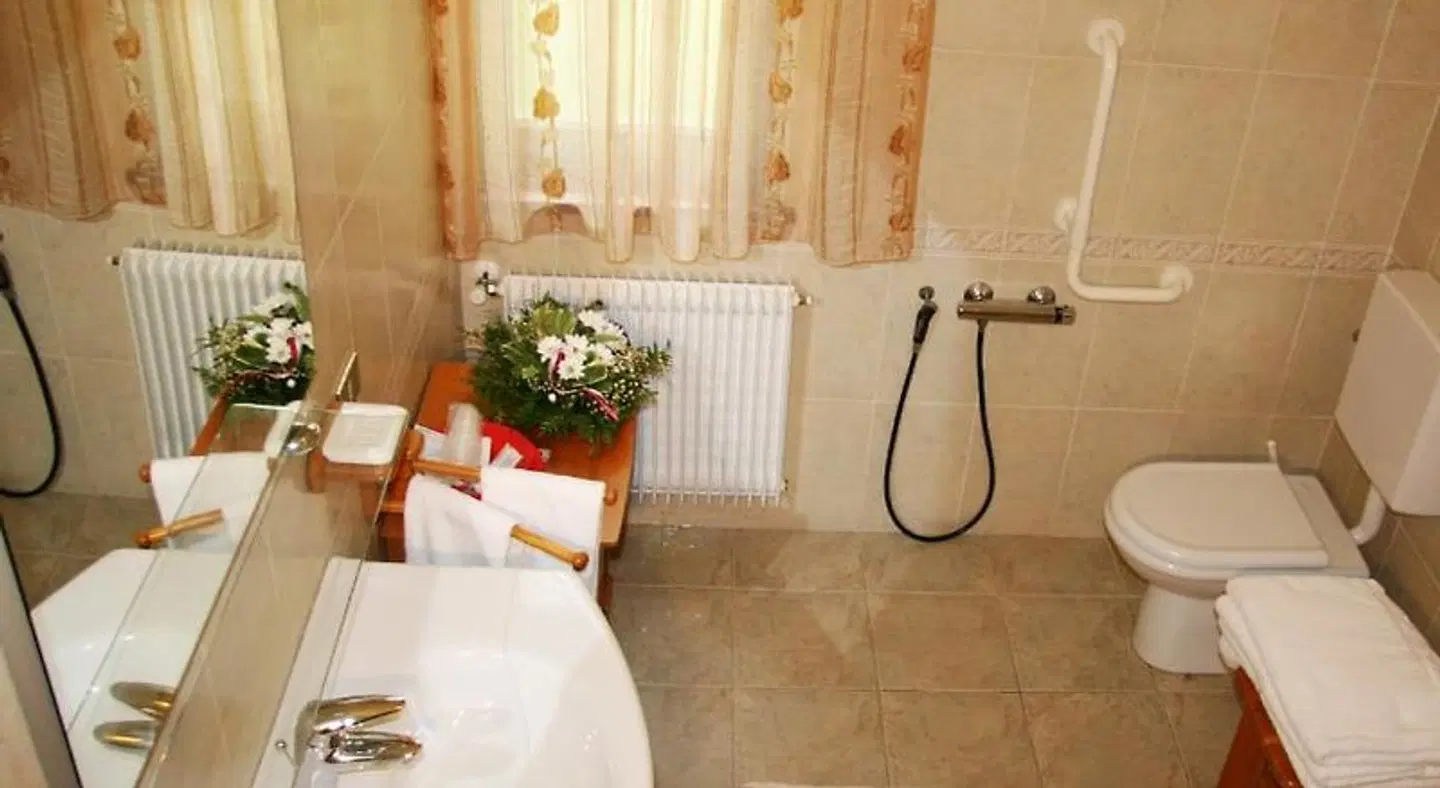 Gelindo Dei Magredi BATHROOM