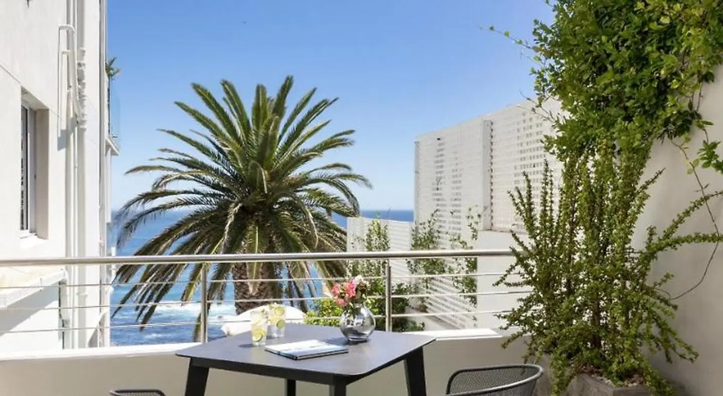 The Clarendon - Bantry Bay TERRACE