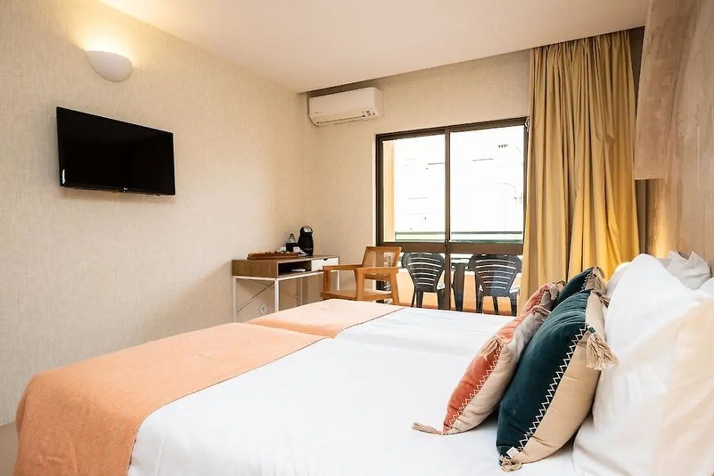 Casablanca Inn ROOM_EXAMPLE