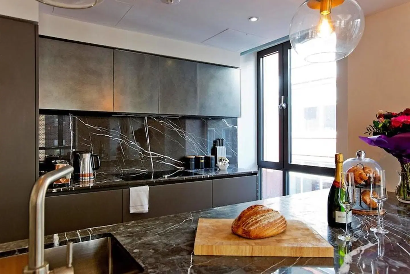 Valet Apartments Golden Square ROOM_EXAMPLE