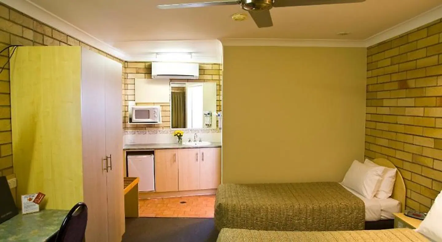 Starlight Motor Inn ROOM_EXAMPLE