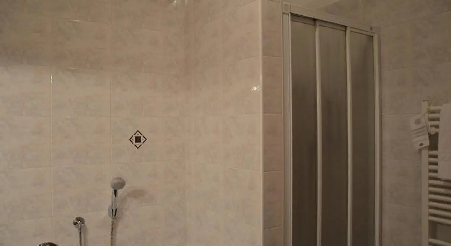 Greifenstein BATHROOM