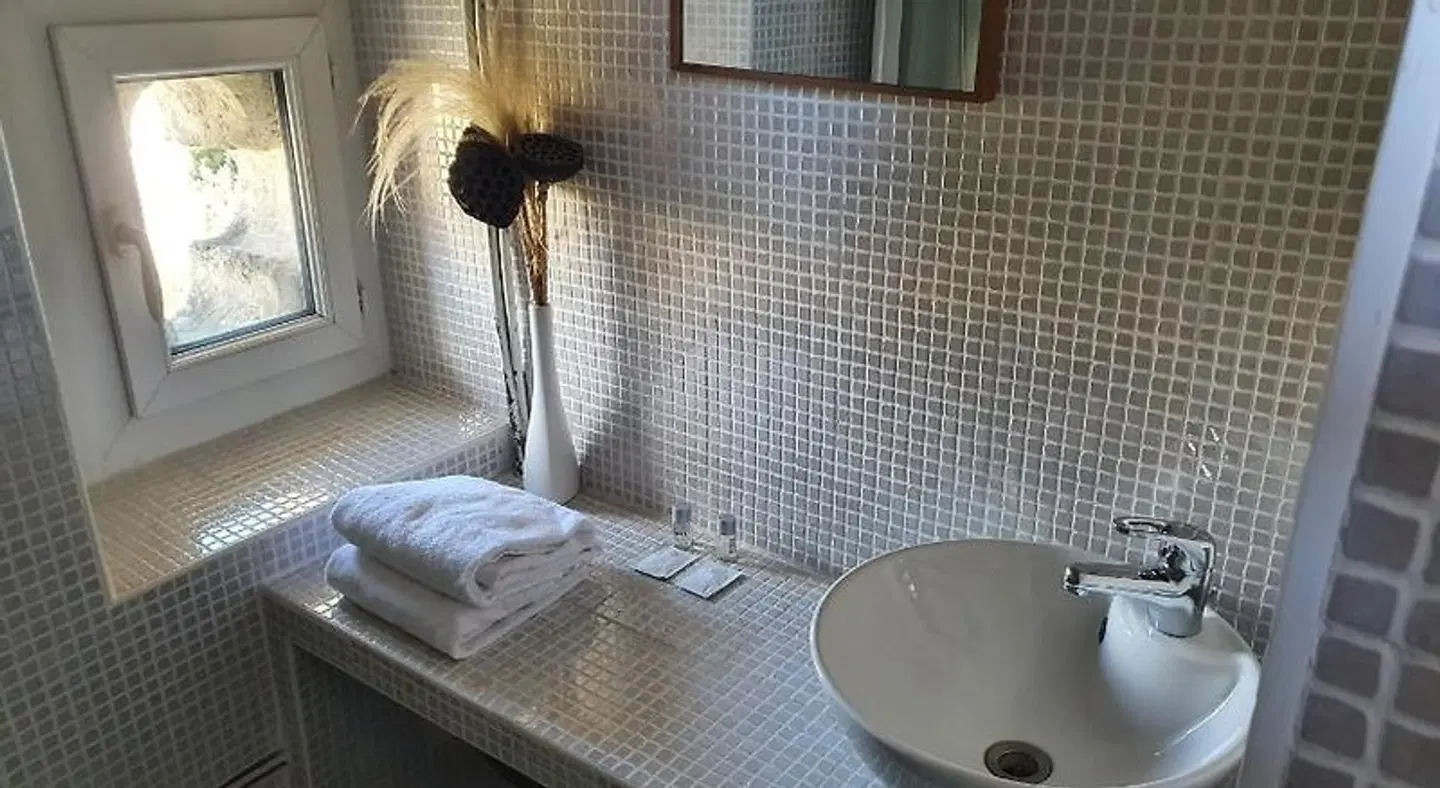 Le Bistrot Vinaigrette BATHROOM