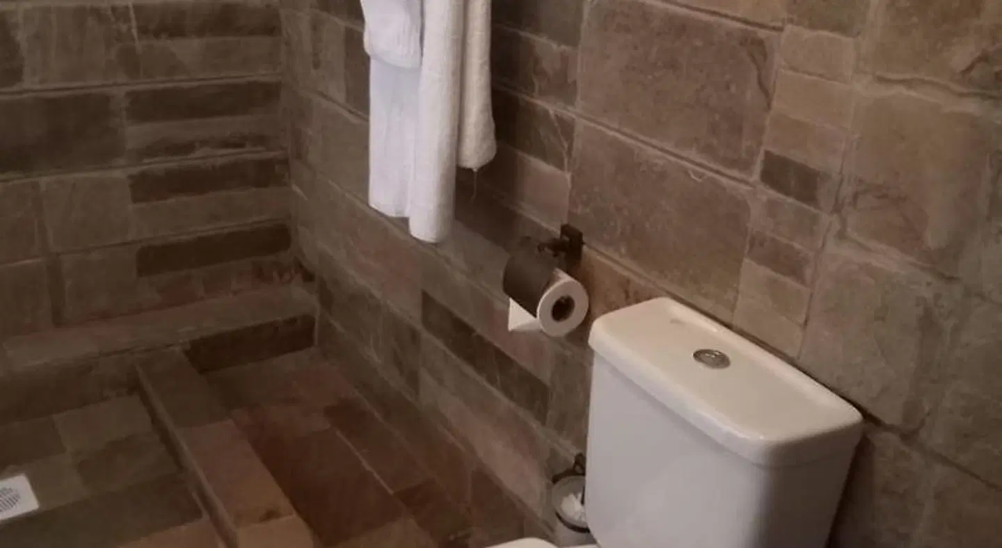 The Drexel House Kenya BATHROOM