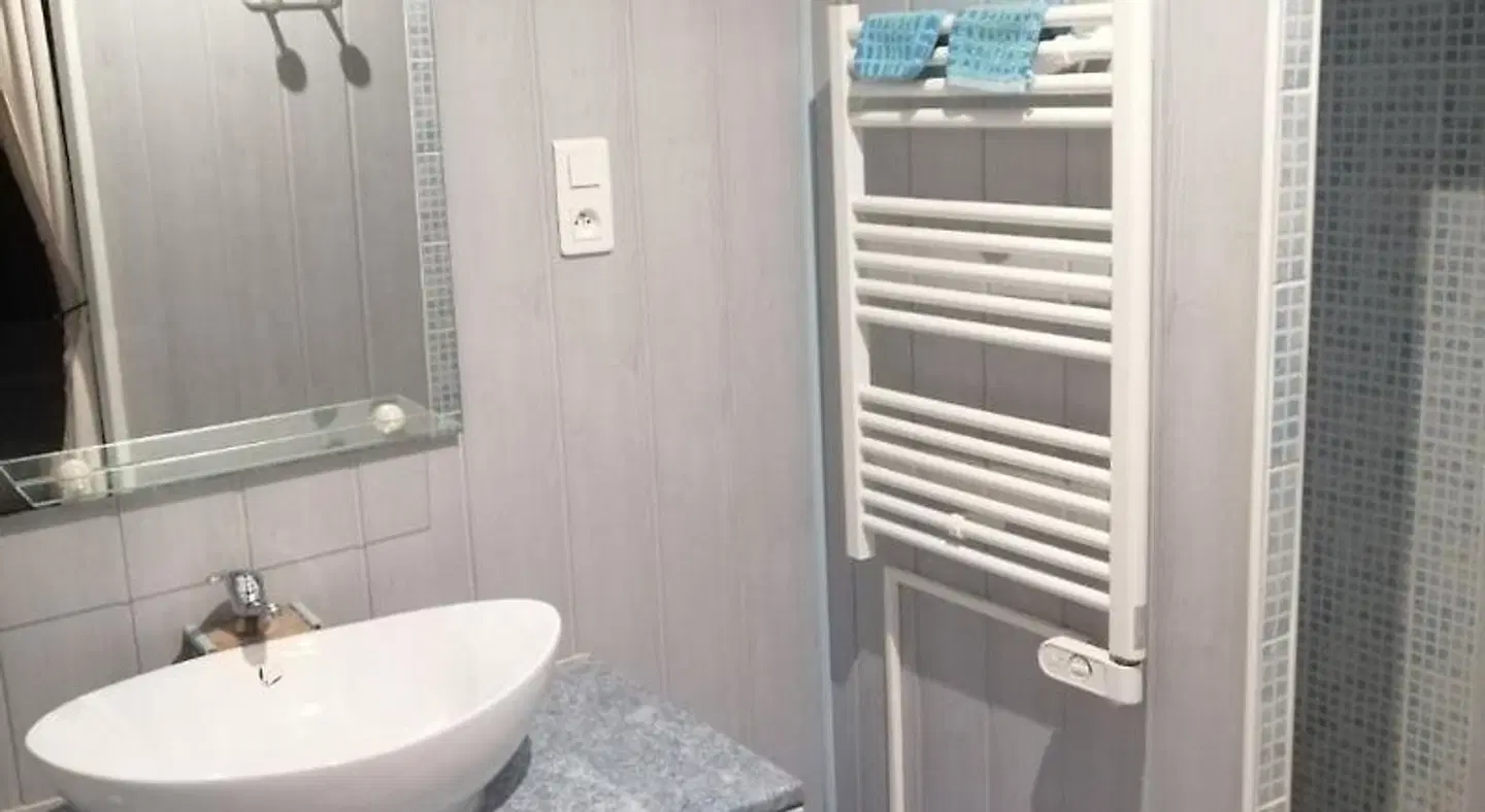 Domaine de la Lucarliere BATHROOM