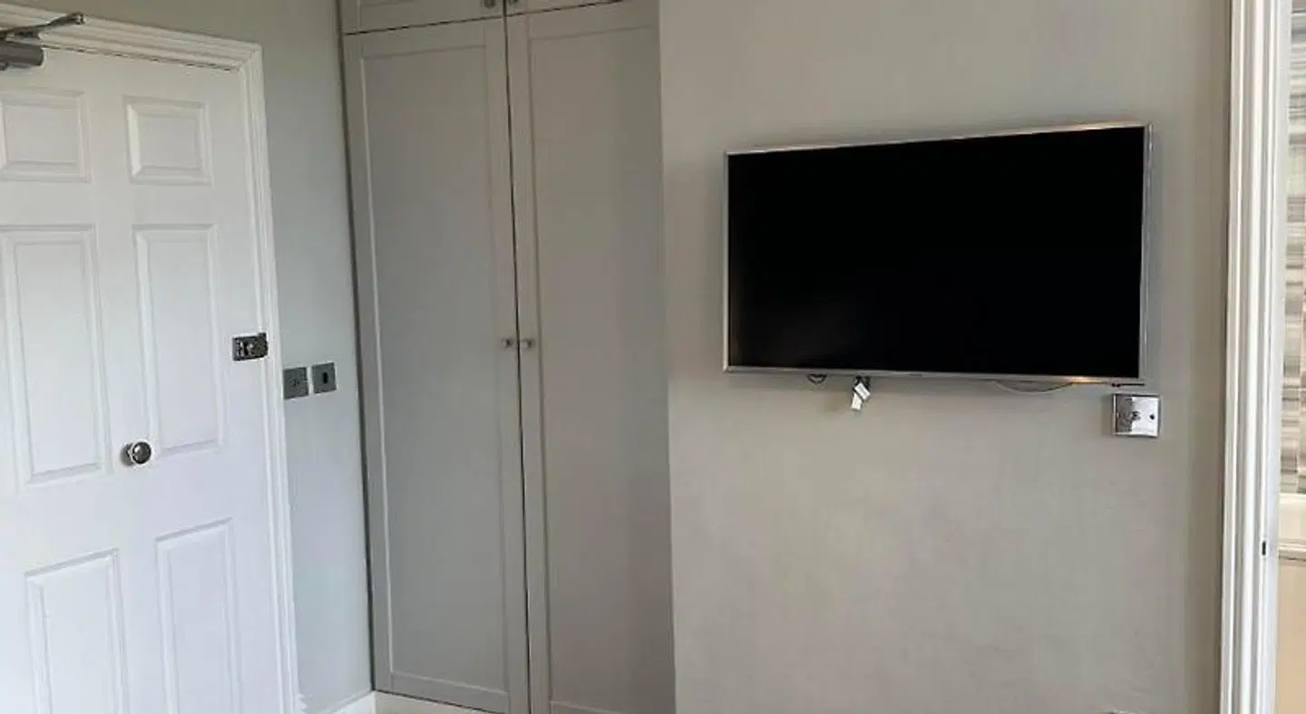 The Manor at Bickley BATHROOM