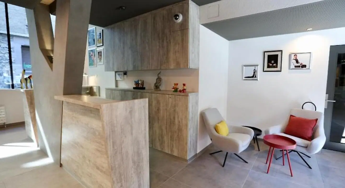 The Freddie Mercury Hotel ROOM_EXAMPLE