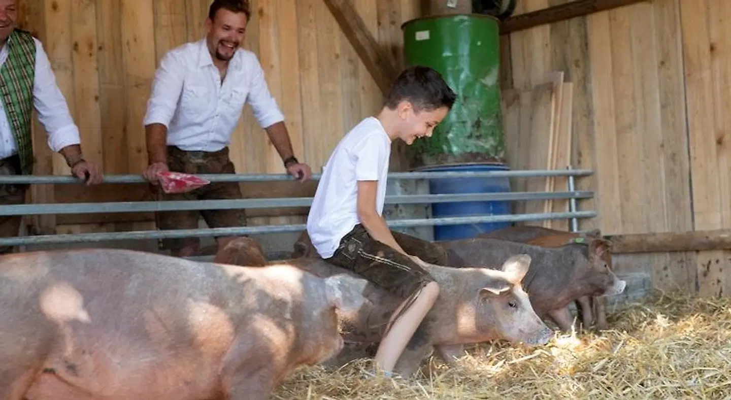 Hotel-Gasthof Deixelberger PEOPLE