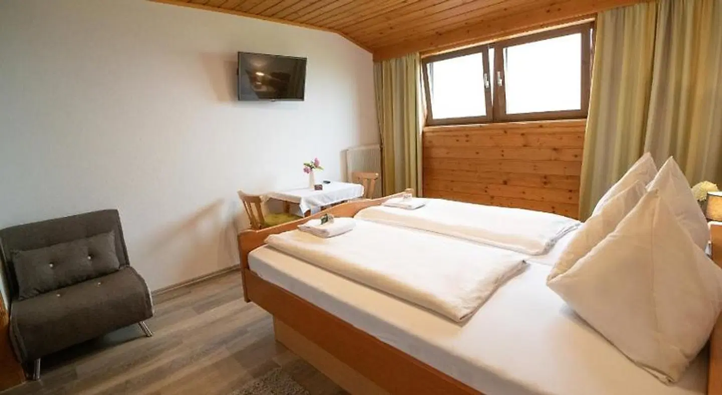 Hotel-Gasthof Deixelberger ROOM_EXAMPLE
