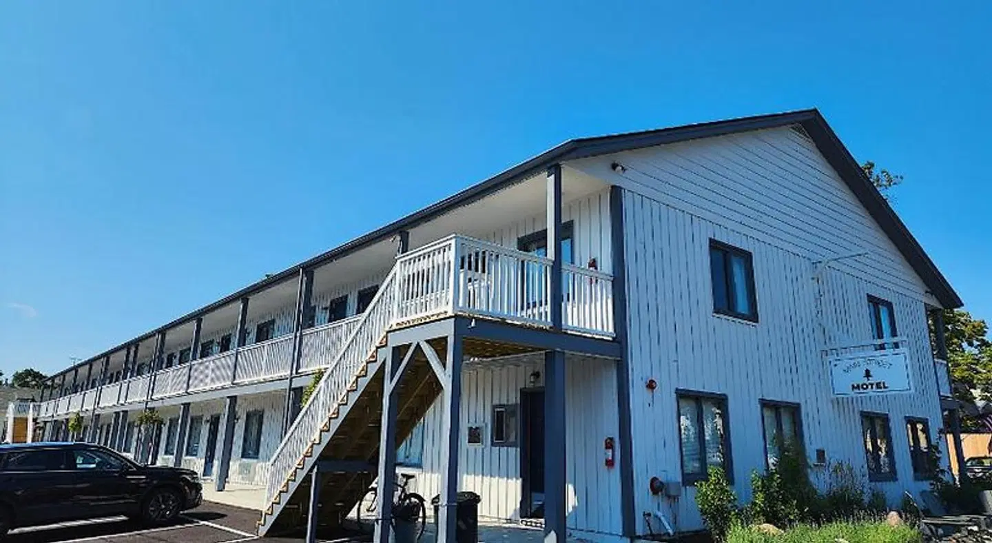 Main Street Motel EXTERIOR