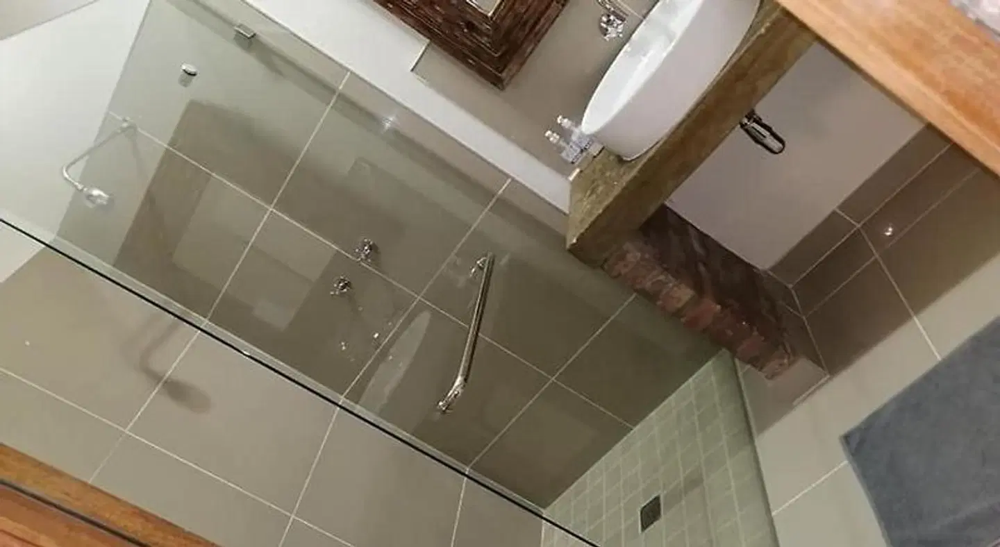 Cape Karoo Guesthouse BATHROOM