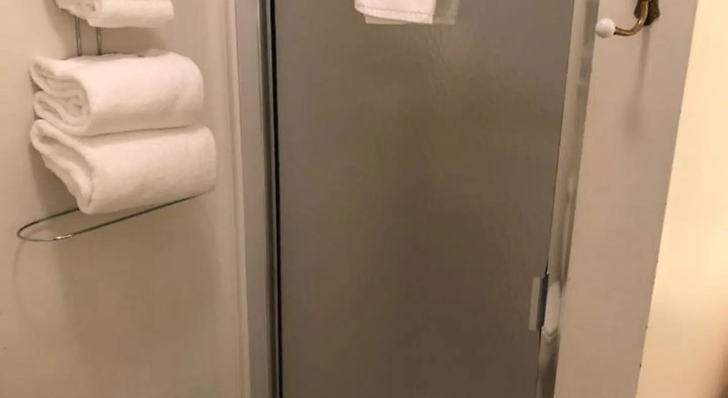 The Central House BATHROOM