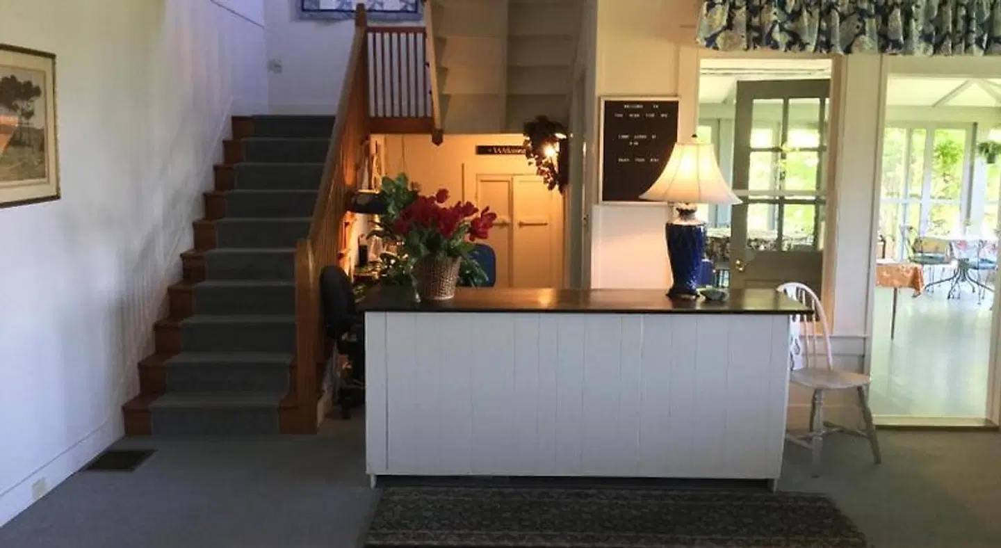 High Tide Inn LOUNGE_LOBBY