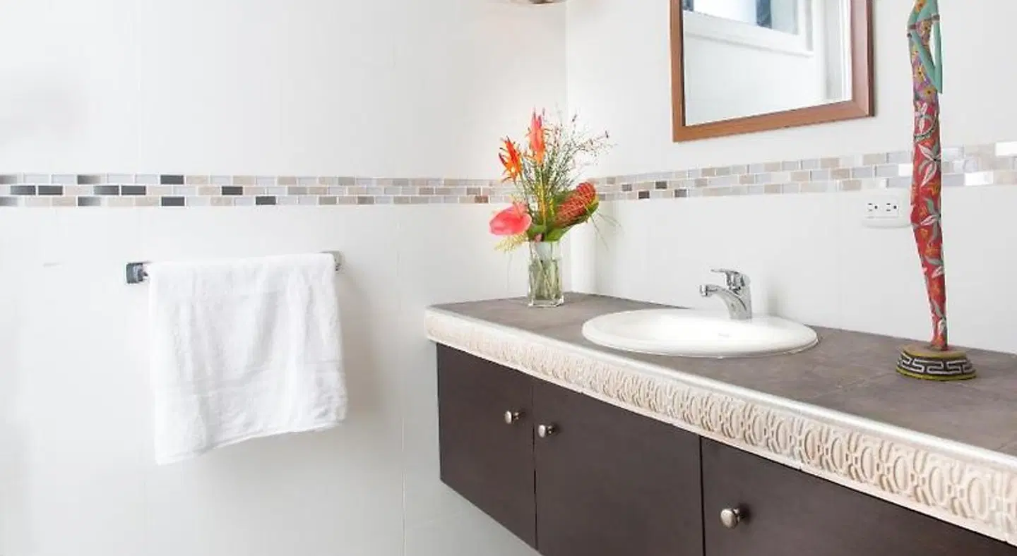 Airport Costa Rica B&B BATHROOM