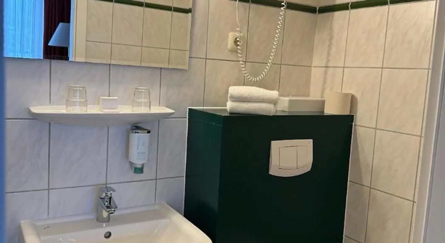 Mueßer Hof BATHROOM