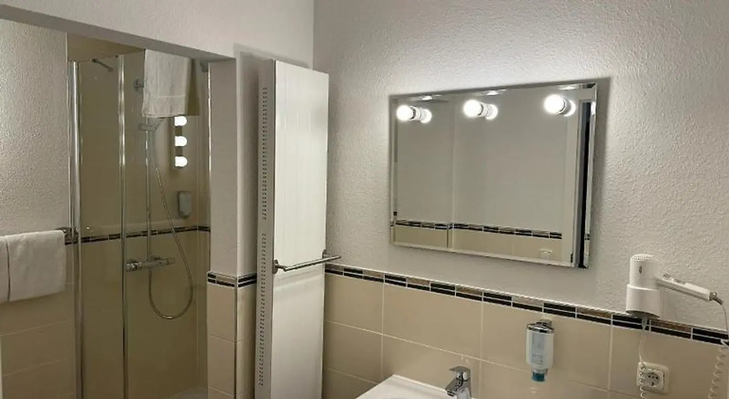 Mueßer Hof BATHROOM