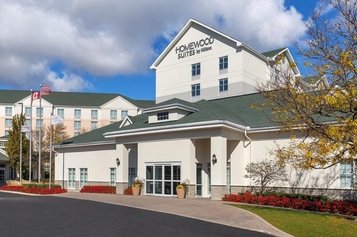 Homewood Suites by Hilton Burlington EXTERIOR