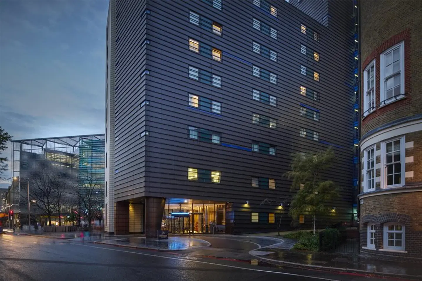 Hilton London Tower Bridge EXTERIOR