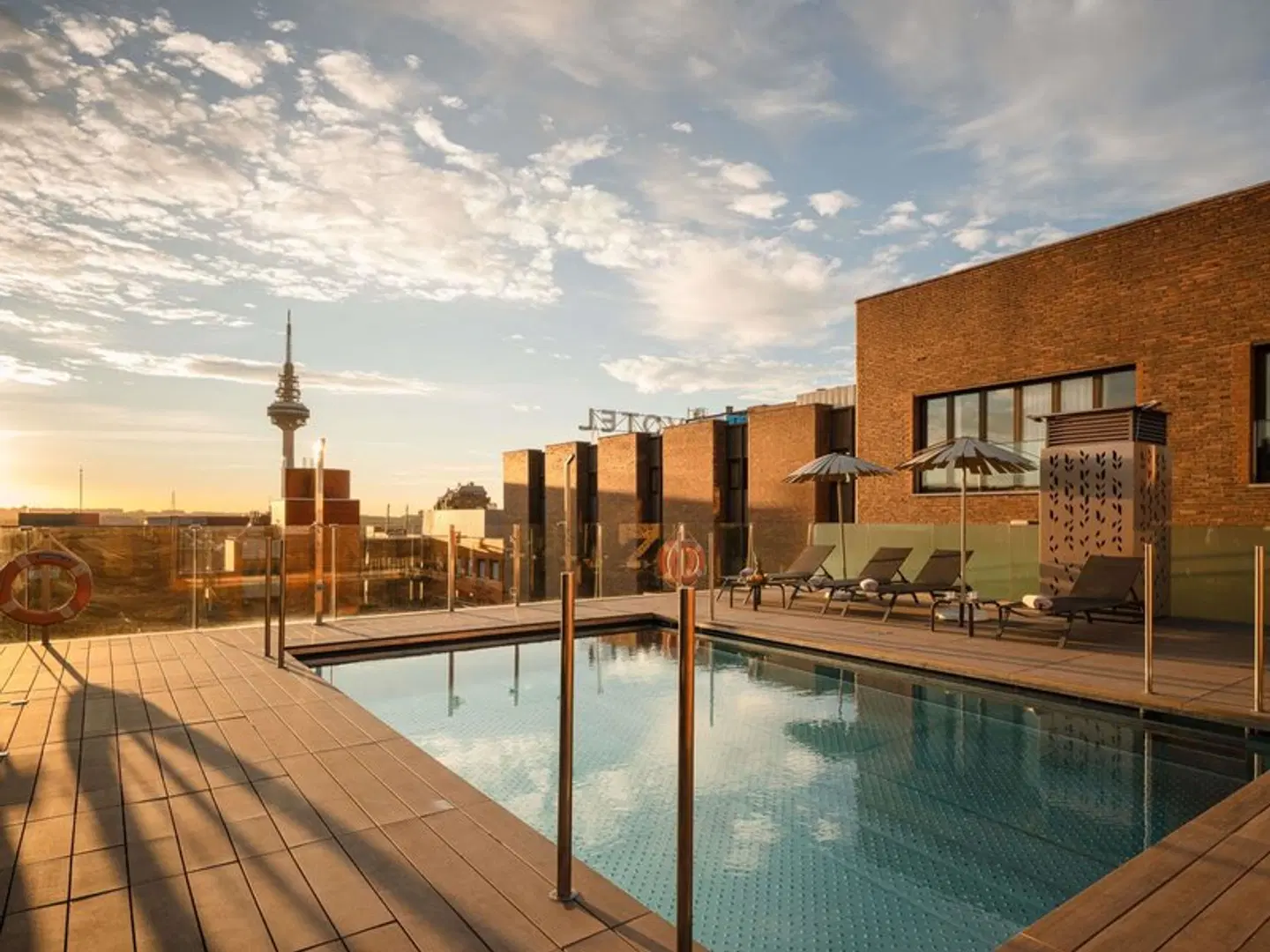 Novotel Madrid Center (ex Convención) OUTDOOR_POOL