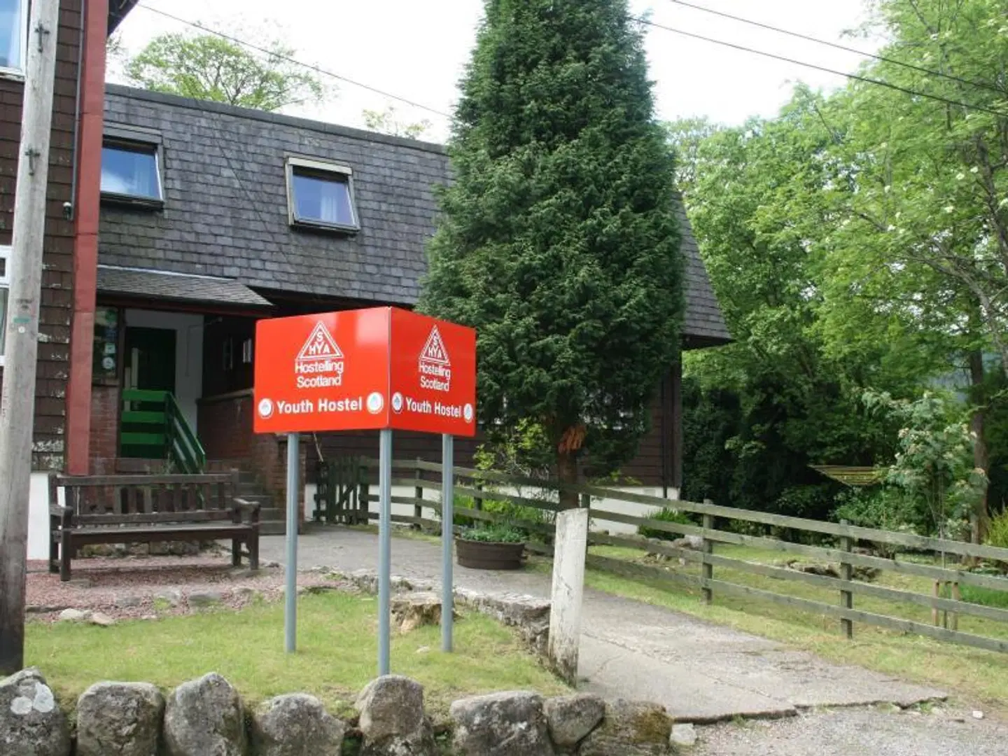 Glen Nevis Youth Hostel GARDEN
