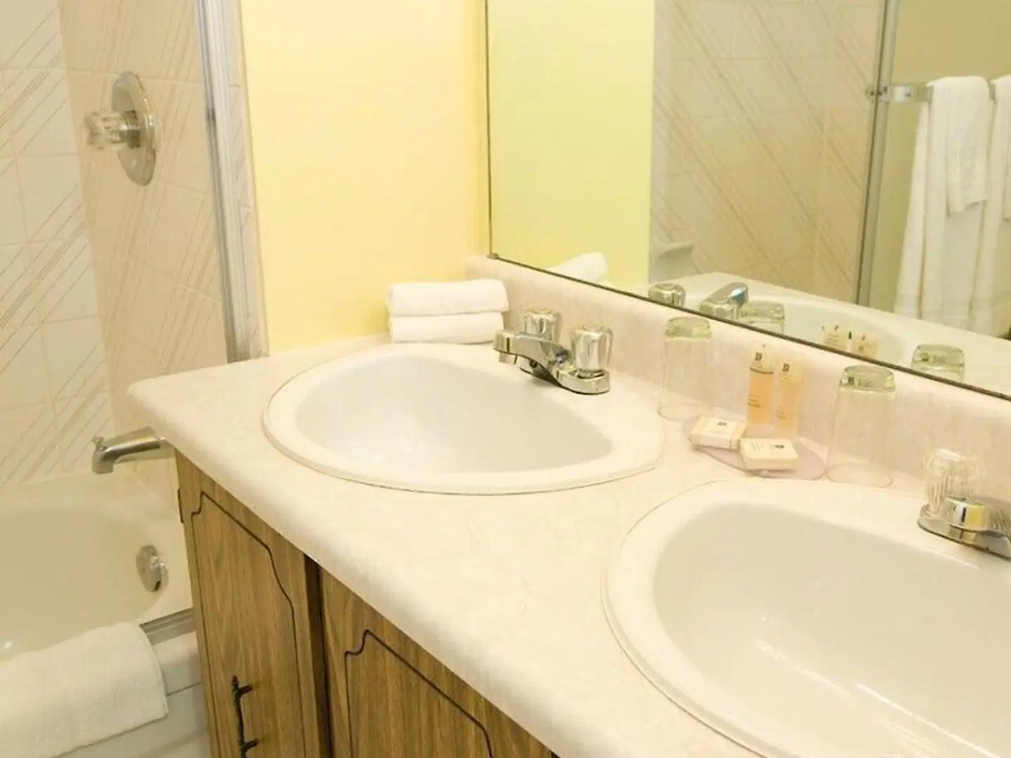 Mont-Blanc BATHROOM