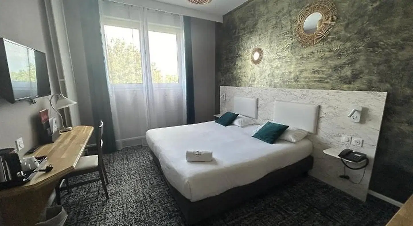 Brit Hotel Le Royal ROOM_EXAMPLE