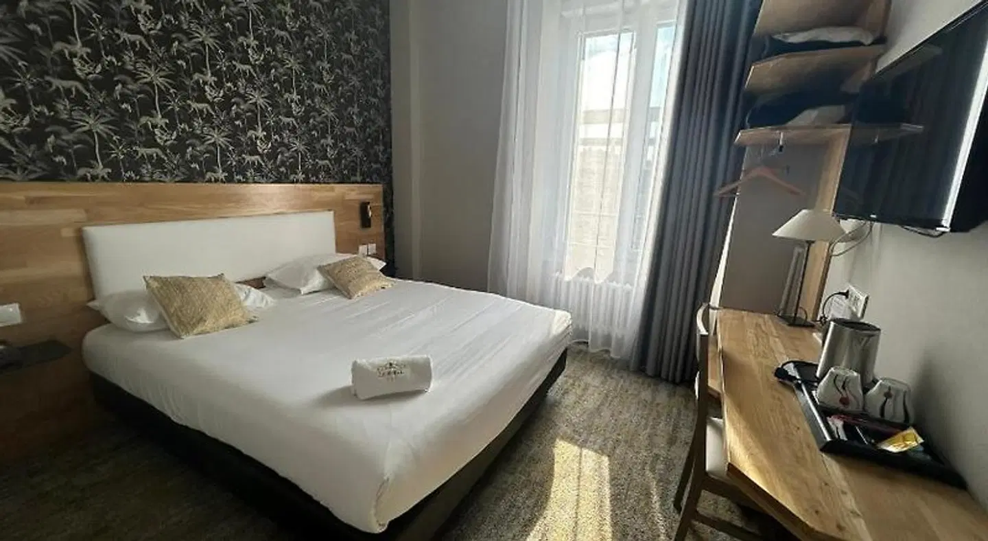 Brit Hotel Le Royal ROOM_EXAMPLE