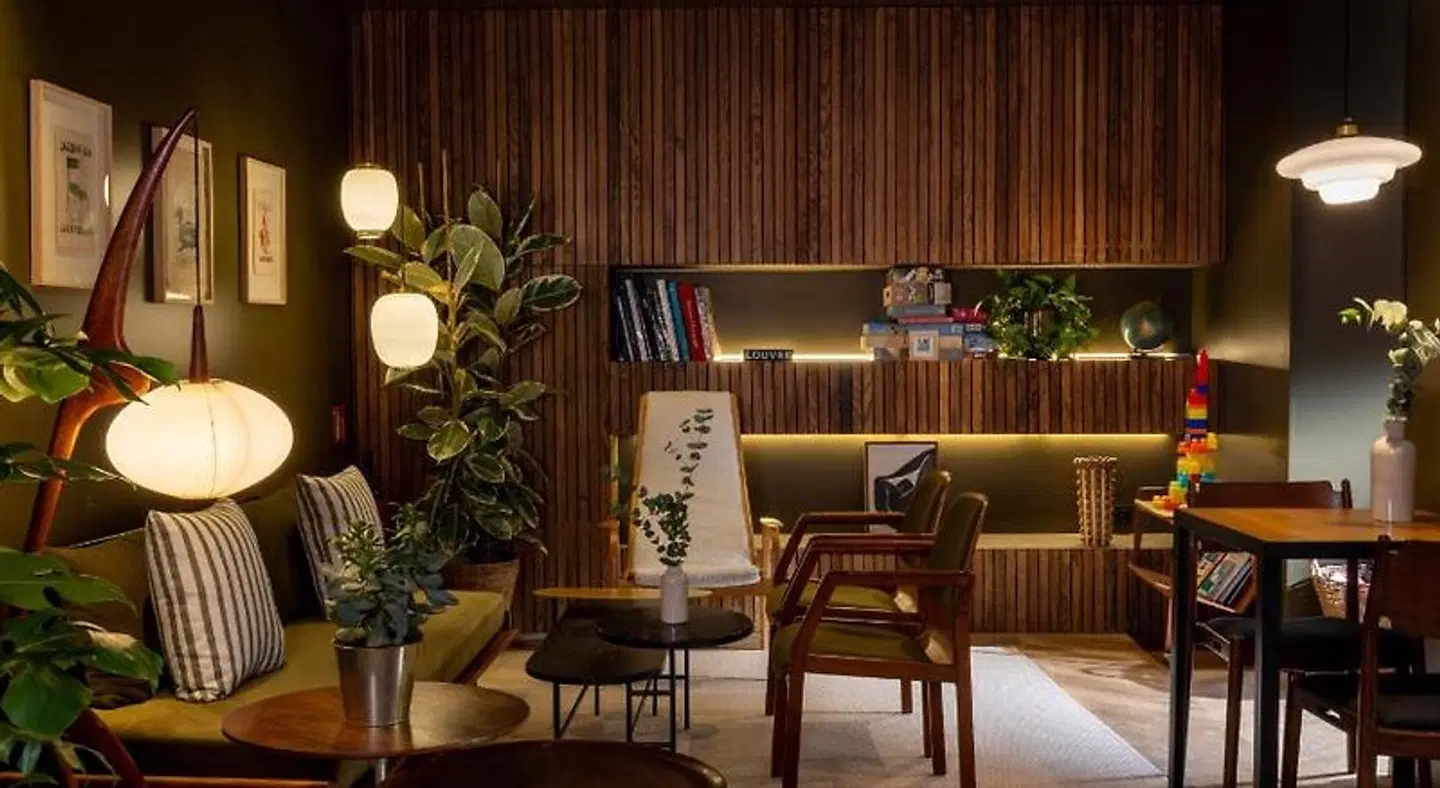 COQ HOTEL (Community of Quality) BAR