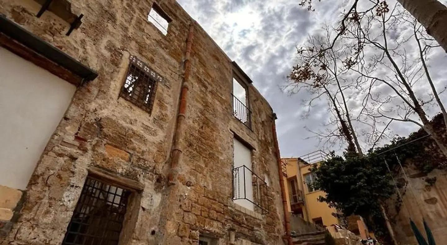 Khalisah EXTERIOR