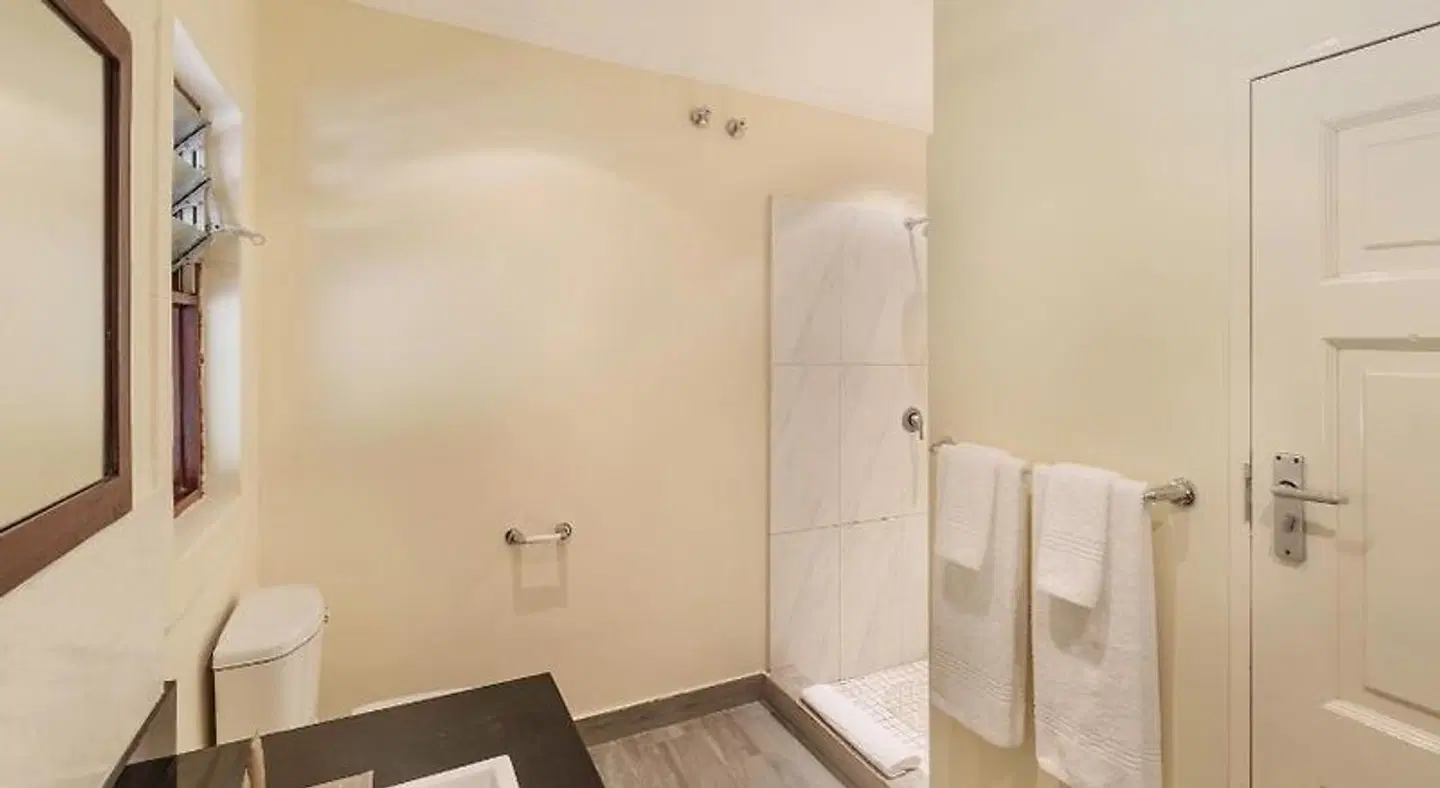 Protea Hotel by Marriott Lusaka Safari Lodge BATHROOM