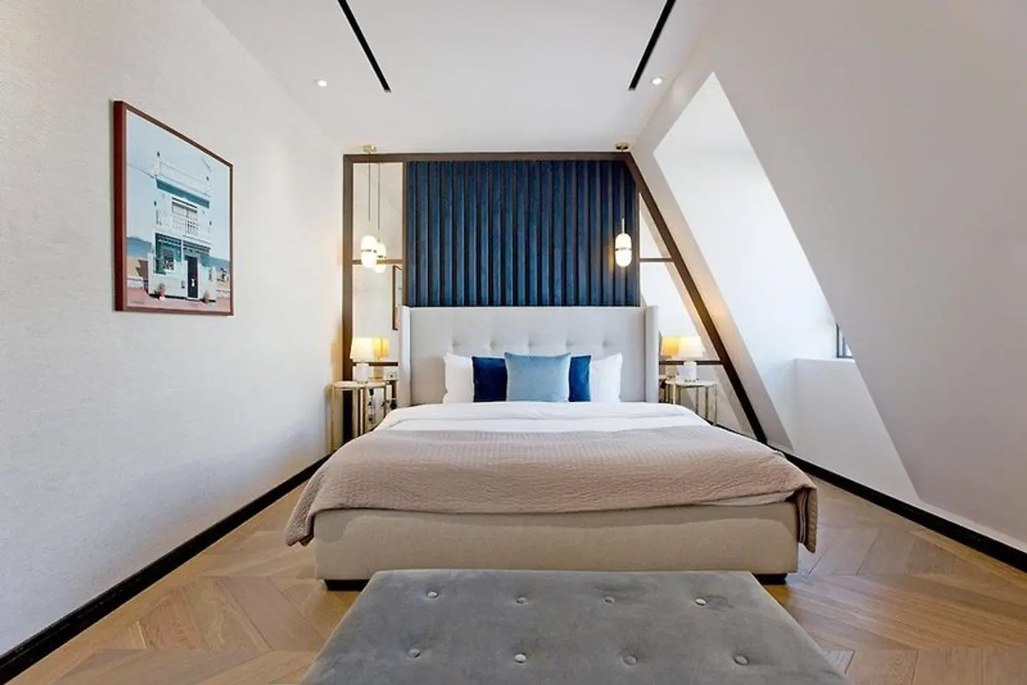 Valet Apartments Golden Square ROOM_EXAMPLE